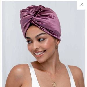 Muaves satin hair wrap